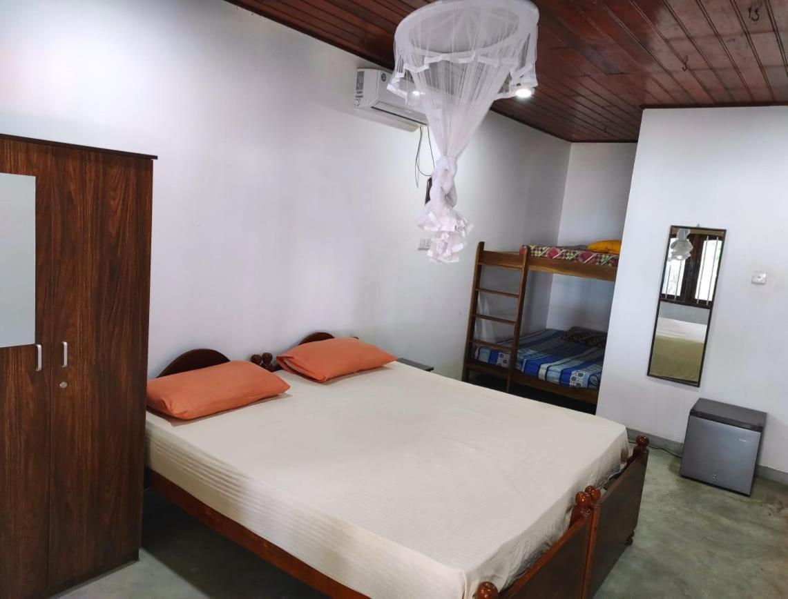 Blue Corals Beach Bungalow 마타라 외부 사진