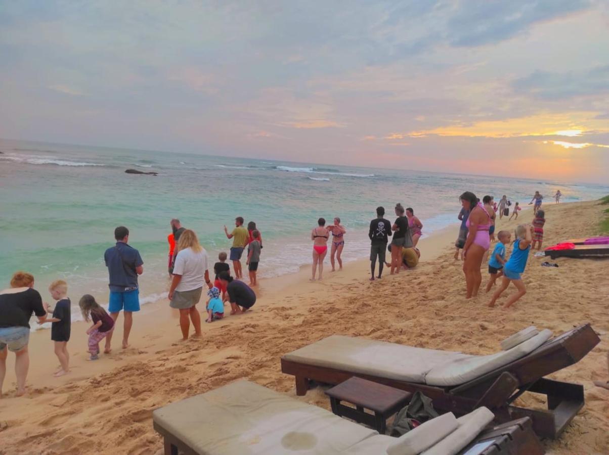 Blue Corals Beach Bungalow 마타라 외부 사진
