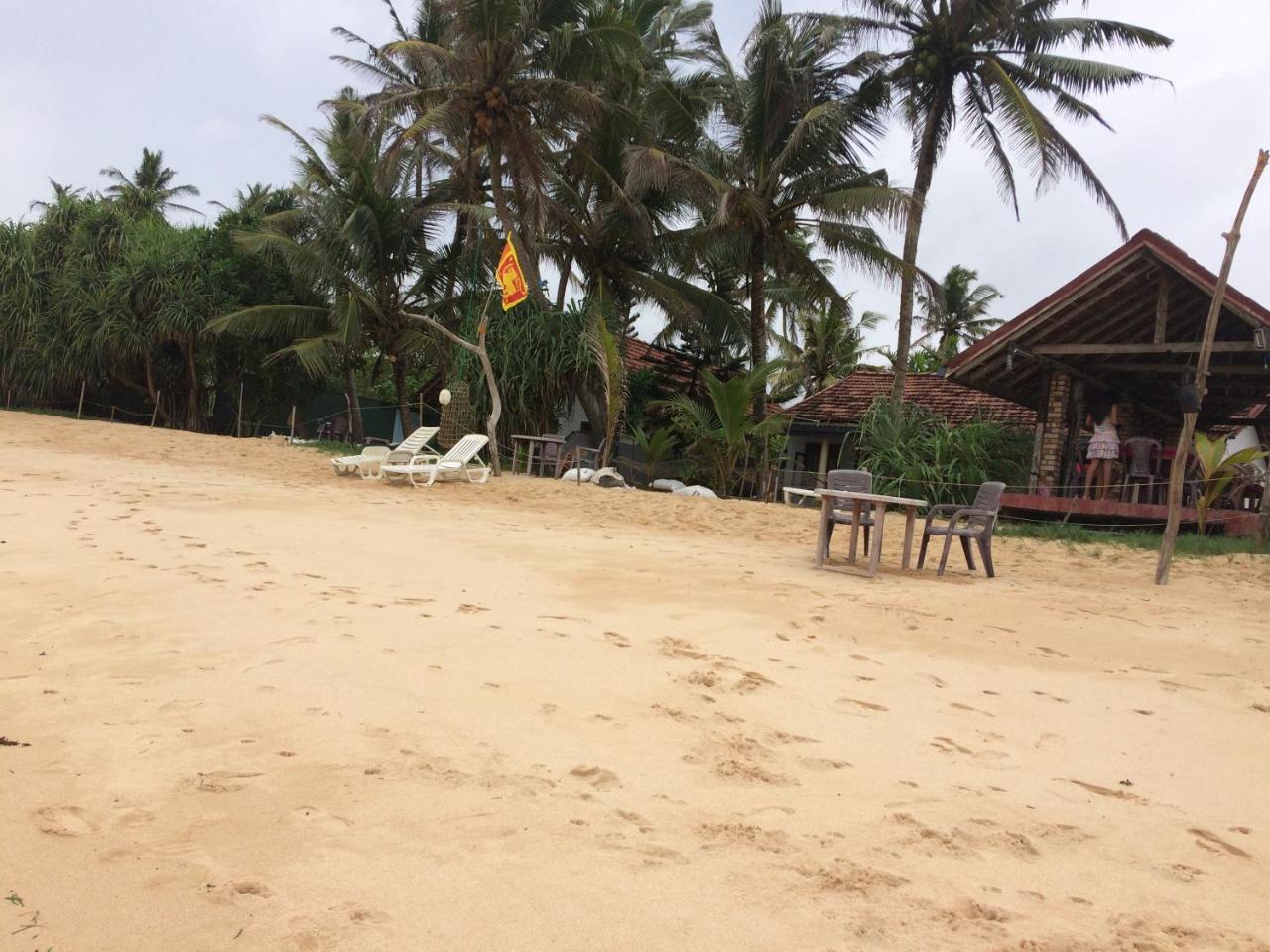Blue Corals Beach Bungalow 마타라 외부 사진
