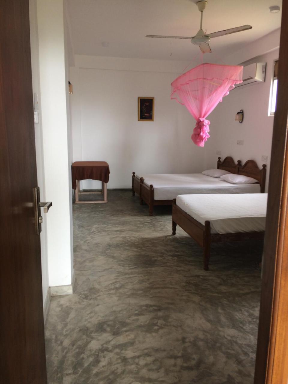 Blue Corals Beach Bungalow 마타라 외부 사진