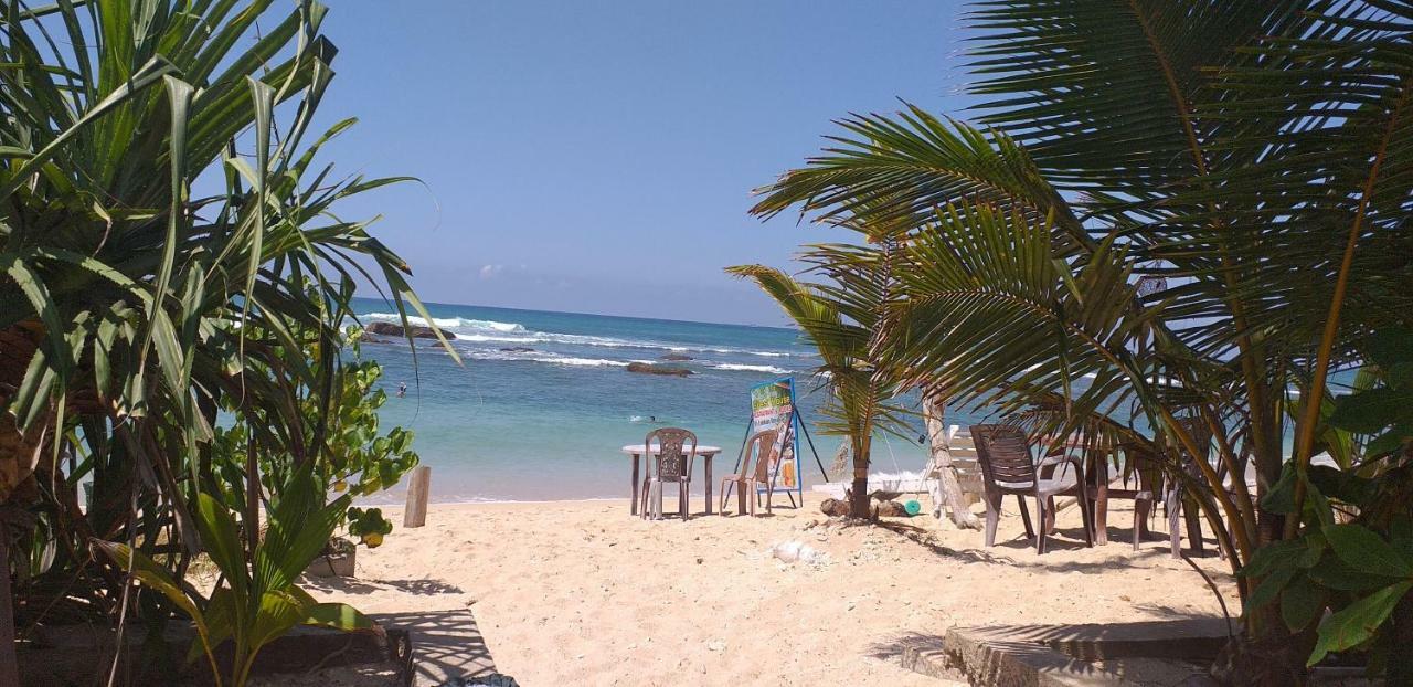 Blue Corals Beach Bungalow 마타라 외부 사진